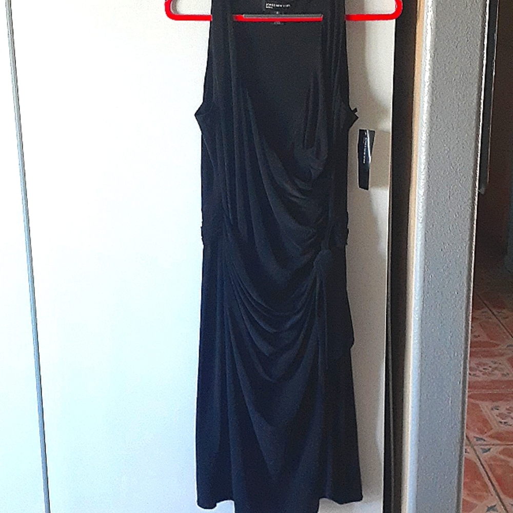 Jones of new york gorgeous black size 16 dress